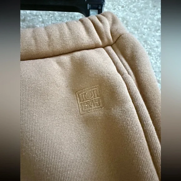 Toteme camel sweatshirt and sweatpant - Picture 9 of 12